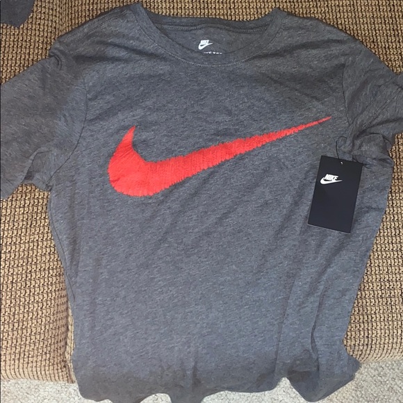 nike swoosh shirt mens